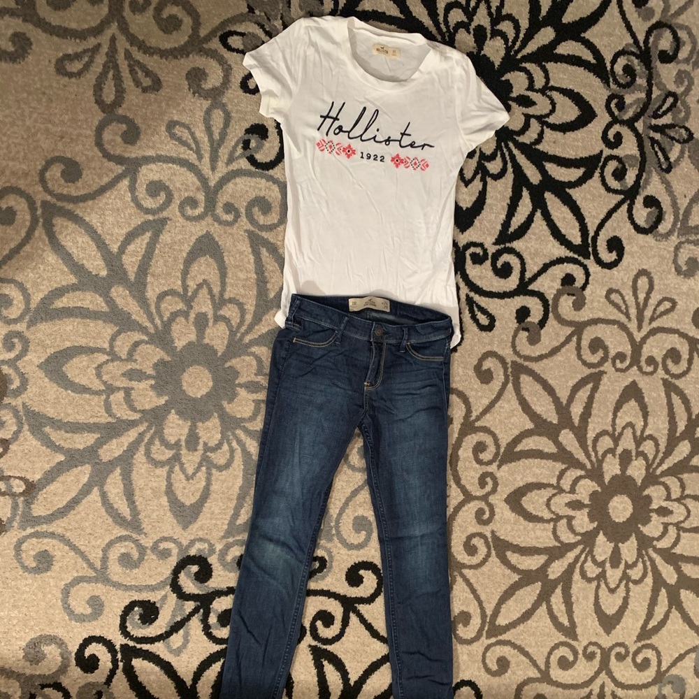 Hollister jeans and tee shirt